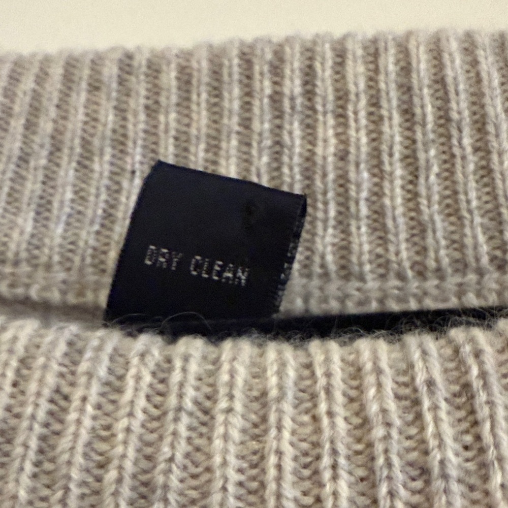 Only Mine Light Gray Women's 100% Cashmere Sweater Sz Medium - Picture 6 of 7